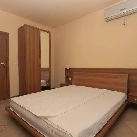 In Sundance Village Apartament *